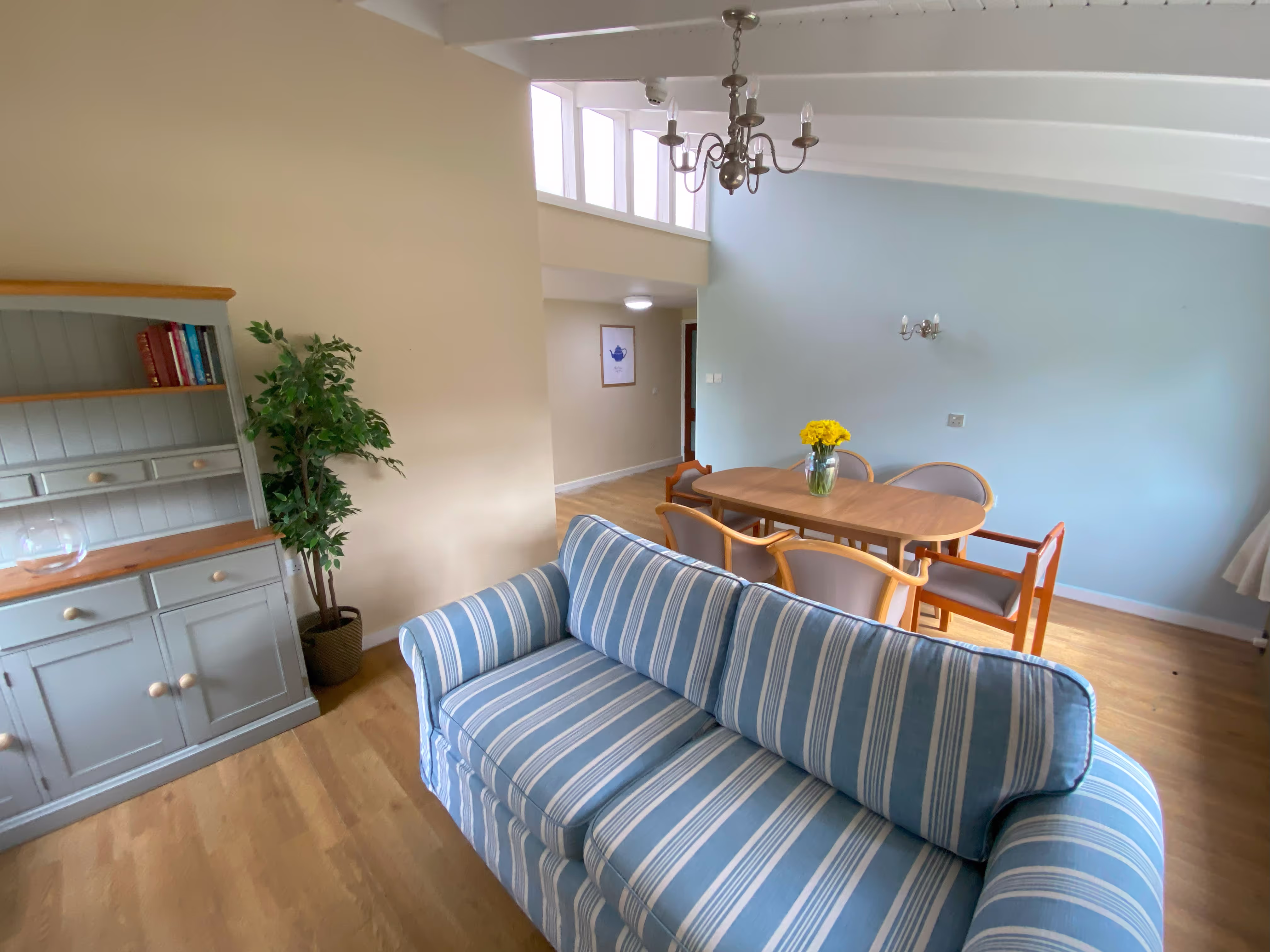 Sunny Communal room with comfy sofas at the Courtyard